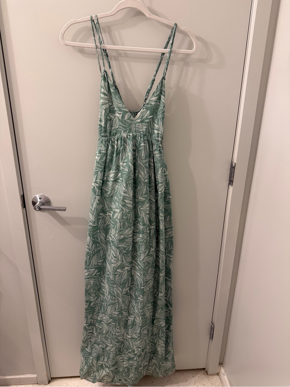 Aakaa Sage Green Leaf-Print Maxi Dress